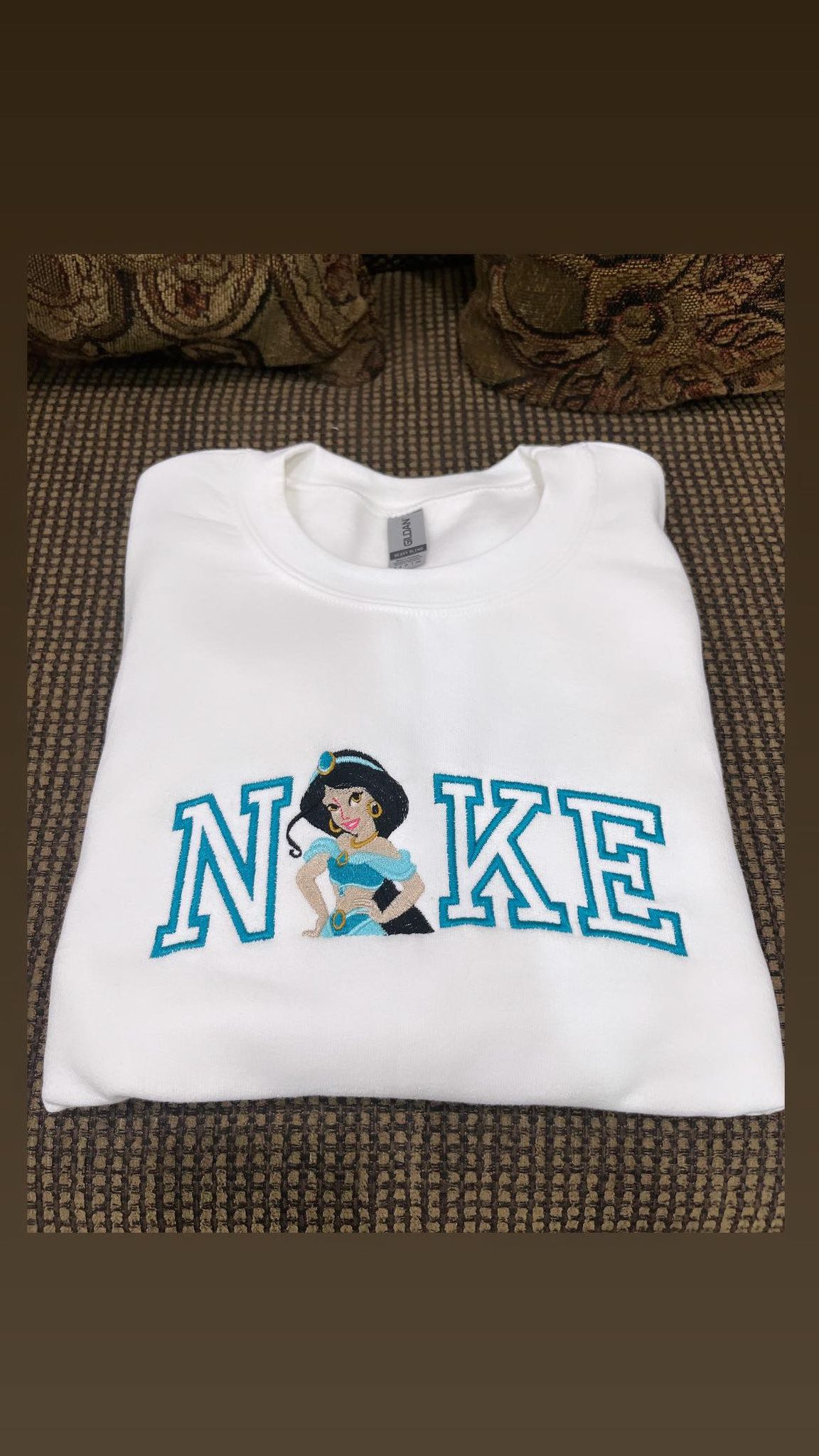NKE JASMIN - WHITE CREWNECK SWEATSHIRT - EMBROIDERED