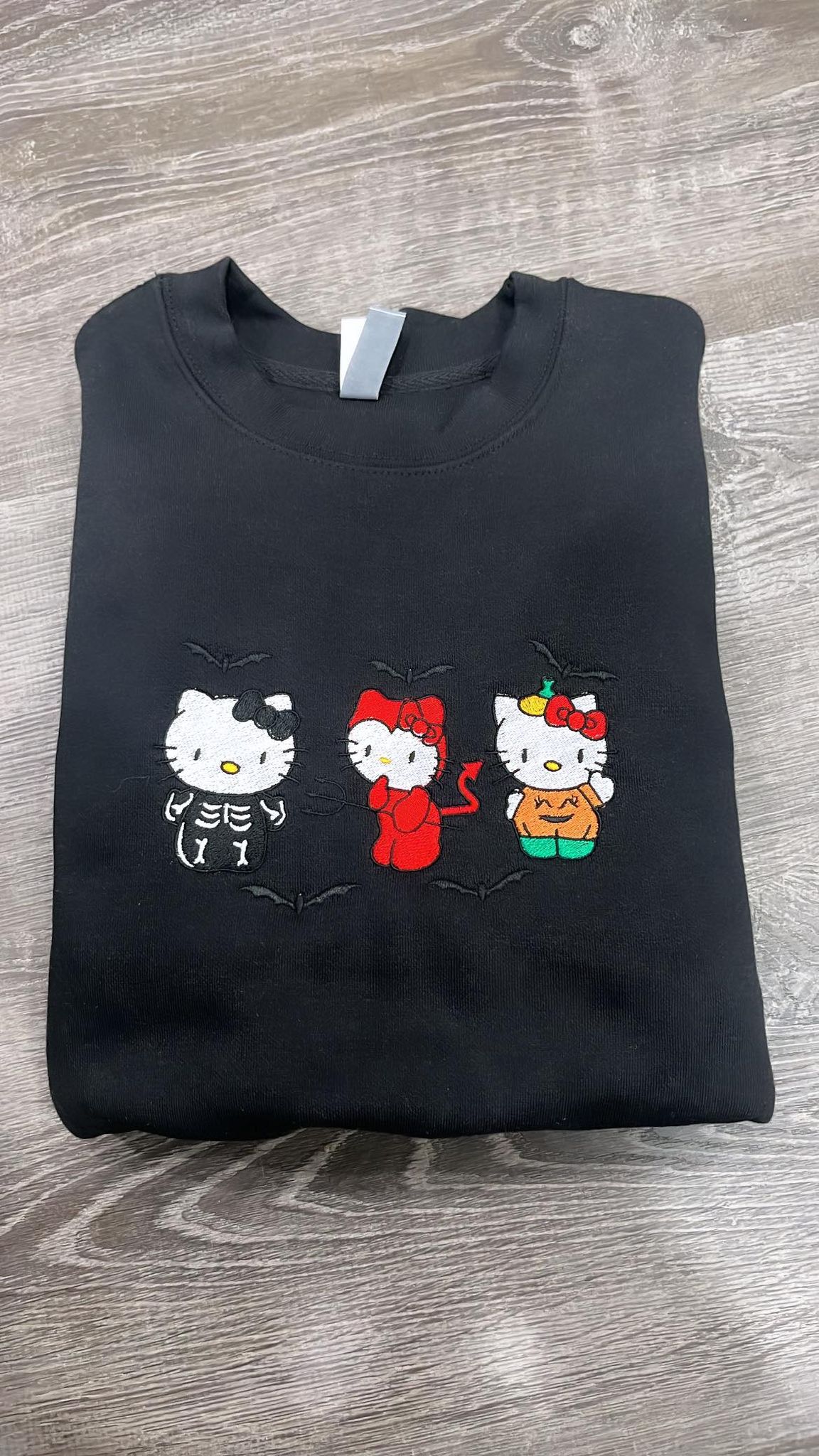 HALLOWEEN - KITTY - UNISEX CREWNECK - BORDADO