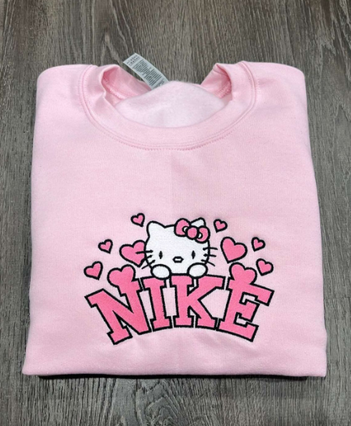 HELLO NKE CORAZONES - LIGHT PINK EMBROIDERY CREWNECK