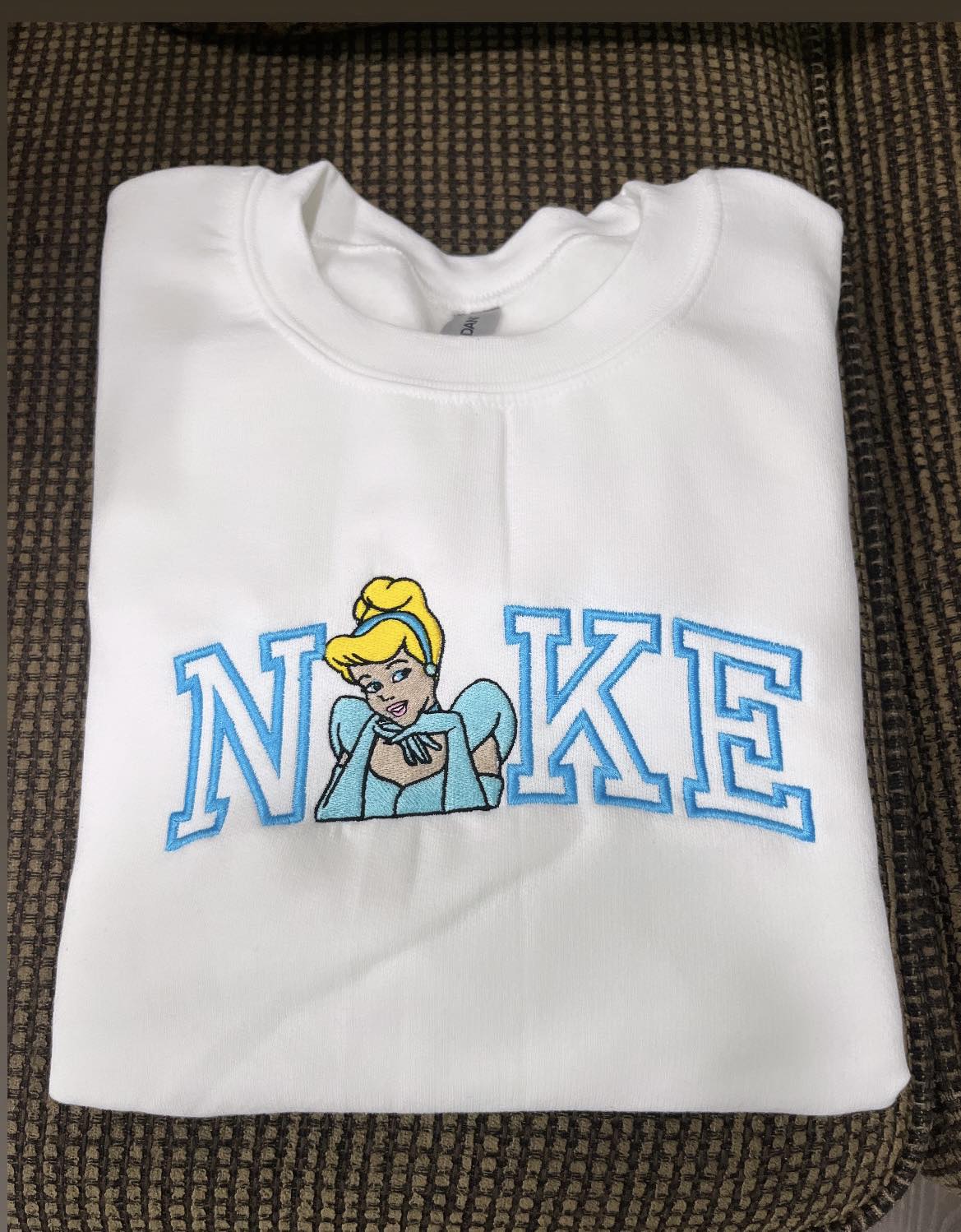 CINDERELLA - WHITE CREWNECK SWEATSHIRT - UNISEX
