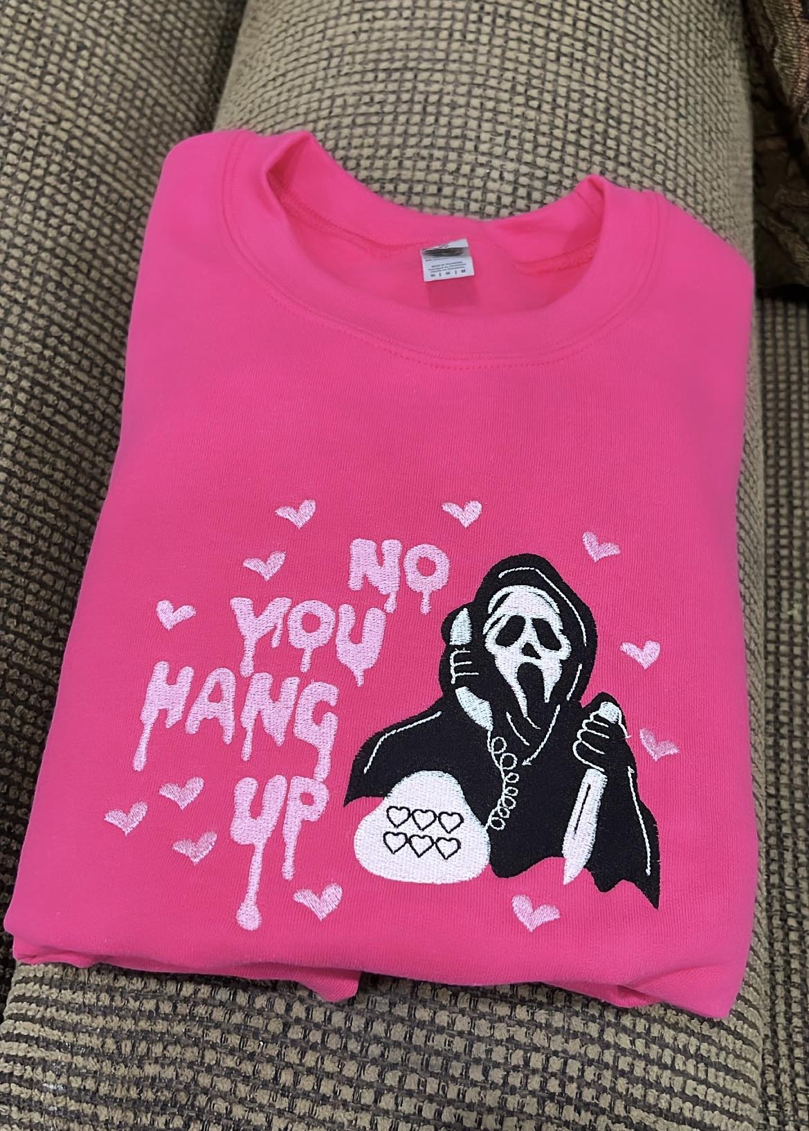 FUCHSIA - SCREAM - CREWNECK - UNISEX - BORDADO