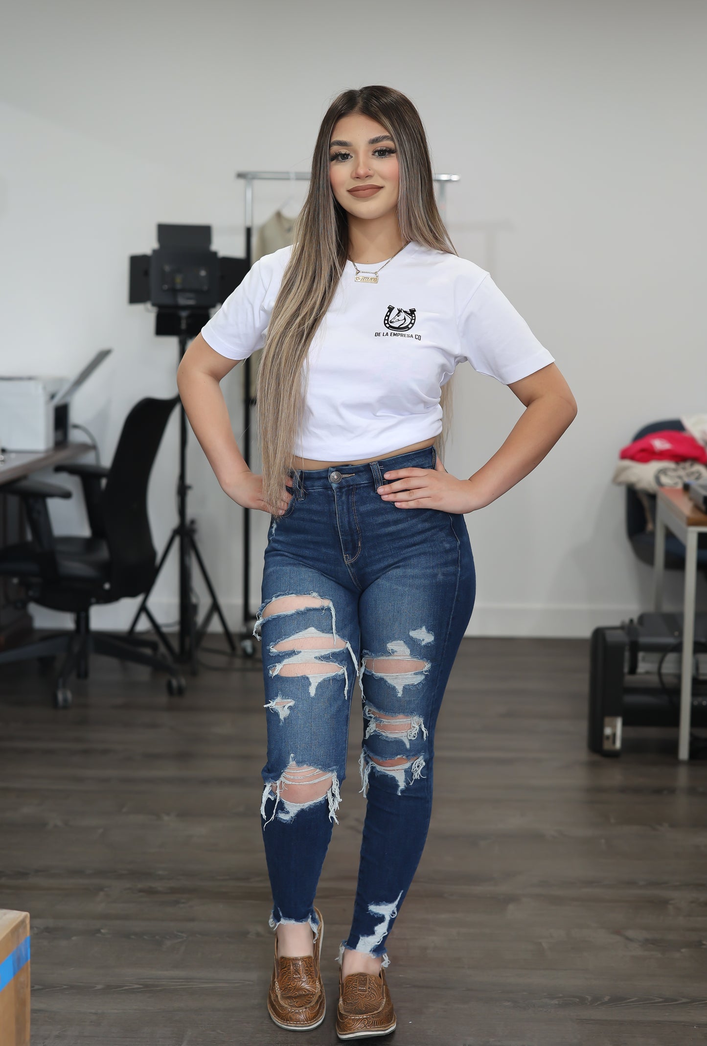 DE LA EMPRESA WHITE CLASSIC T SHIRT - UNISEX